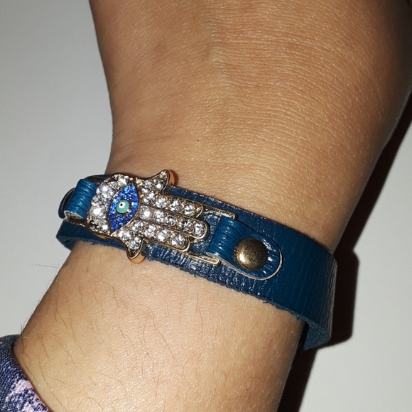 Bracelets - Picture 4 of 8